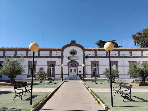 El Centro de Salud de Peñarroya-Pueblonuevo cierra sus aparcamientos desde este lunes por el inicio de las obras de mejora