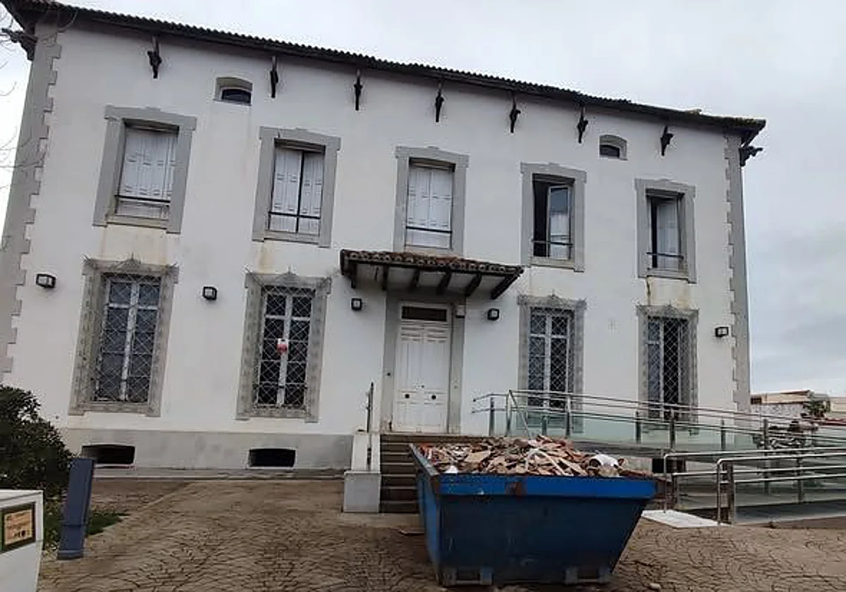 El PSOE cuestiona la gestión del Centro Sociosanitario de Peñarroya-Pueblonuevo y señala cuatro meses de paralización de las obras