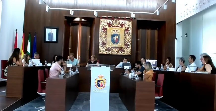 Peñarroya-Pueblonuevo aprueba un presupuesto de 11,75 millones para 2026 con 1,8 millones destinados a inversiones