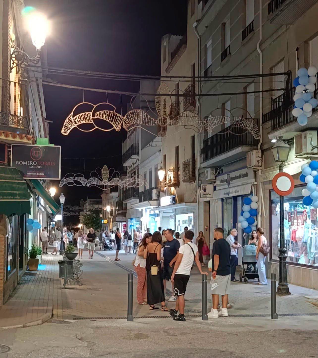 PEÑARROYA-PUEBLONUEVO VOLVIÓ A SALIR A LA CALLE EN LA SHOPPING NIGHT
